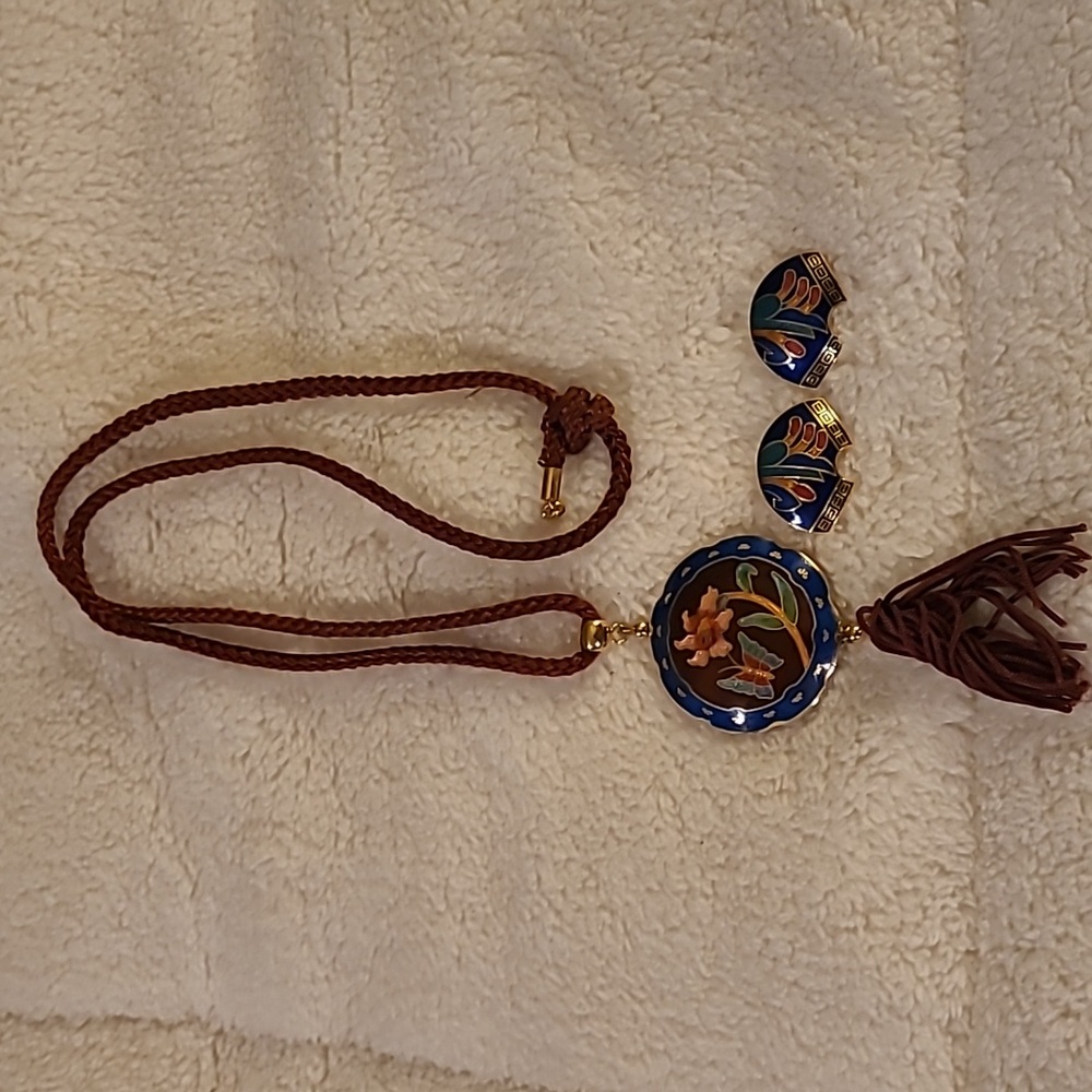 Necklace with SNAP matching earrings